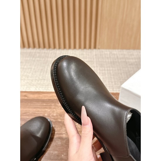 The row boots