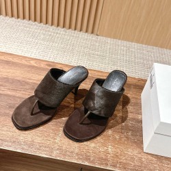MM6 slippers