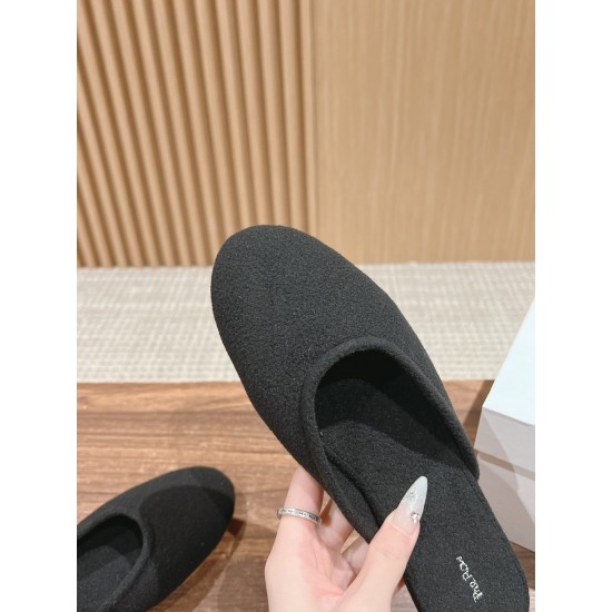 MM6 slippers