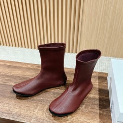 The row boots