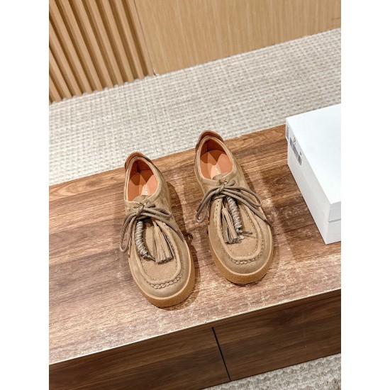MM6 slippers