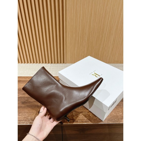 The row boots