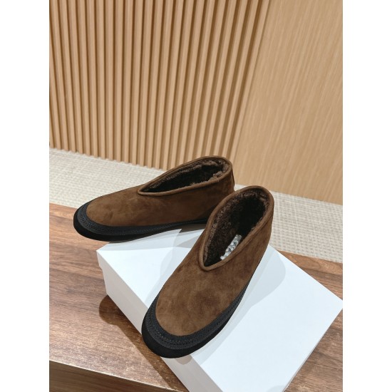 The row boots