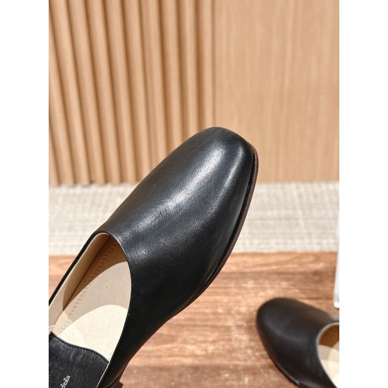 MM6 sandals