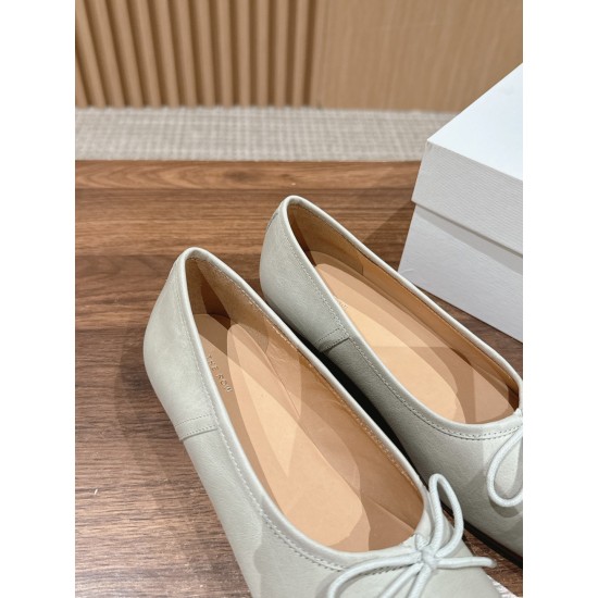 The row sandals