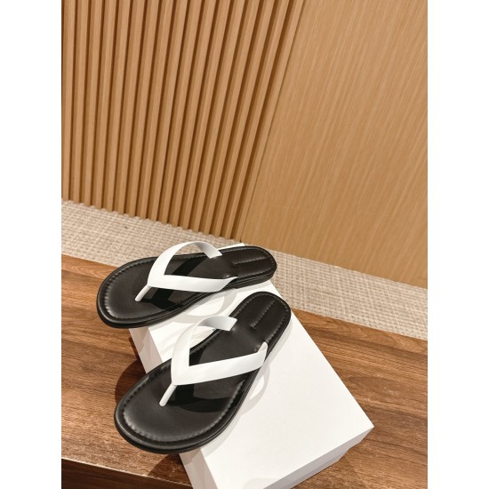 MM6 slippers