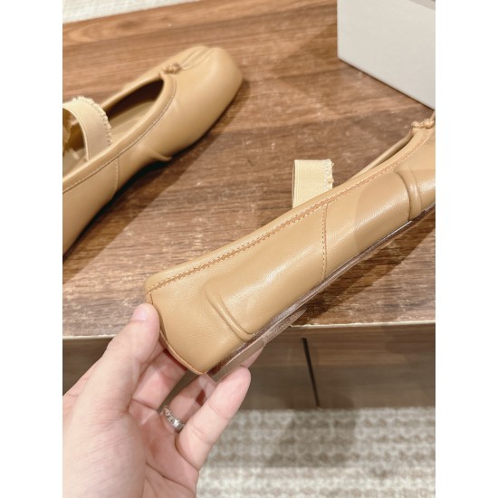 MM6 sneakers