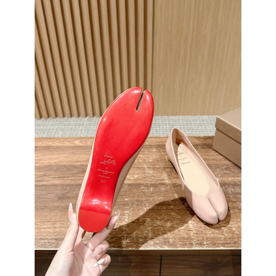 MM6 sandals