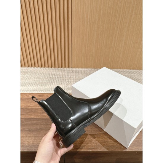 The row boots