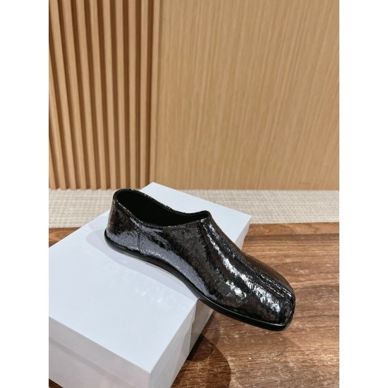 MM6 sneakers
