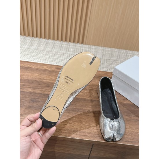 MM6 sandals