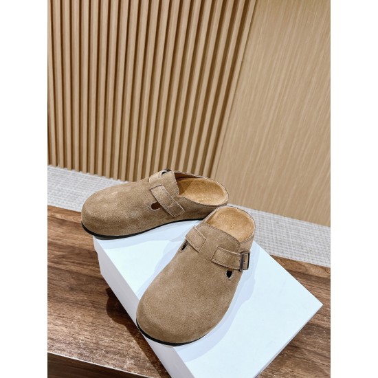 MM6 slippers