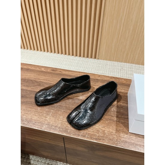 MM6 sneakers