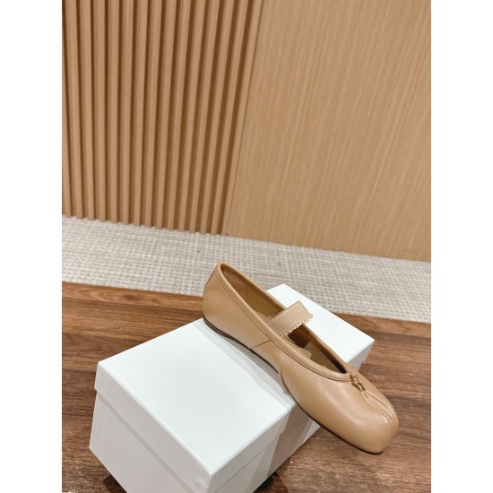 MM6 sneakers
