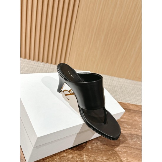 MM6 slippers