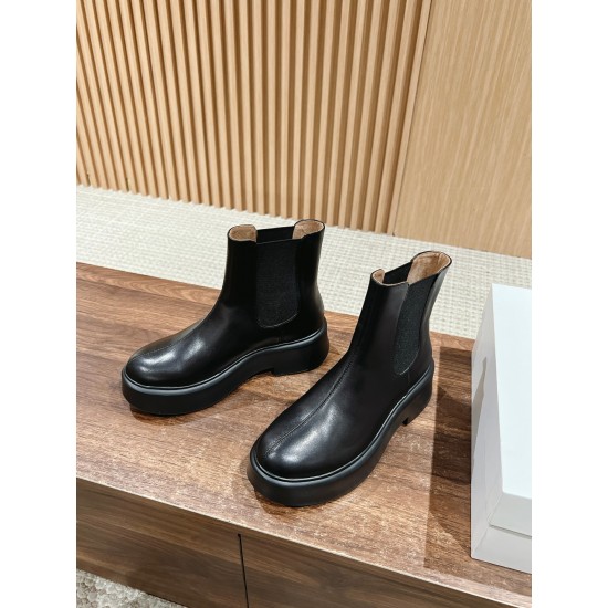 The row boots