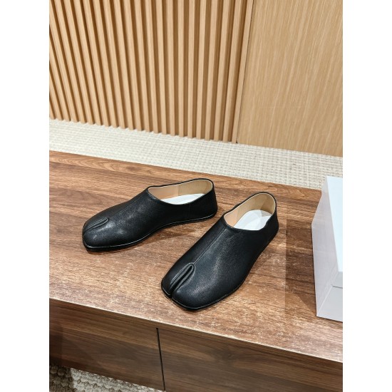 MM6 sneakers