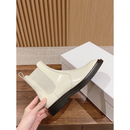 The row boots