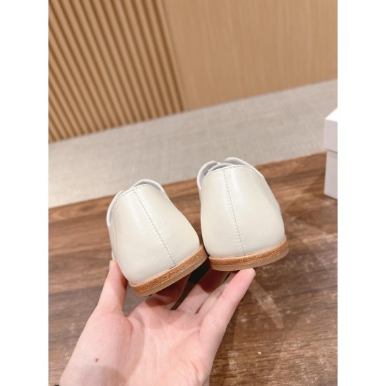 The row sandals