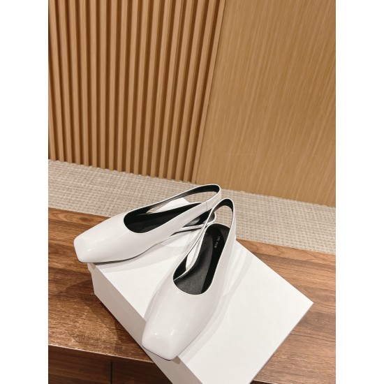 MM6 sandals