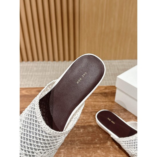 MM6 slippers