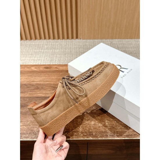 MM6 slippers