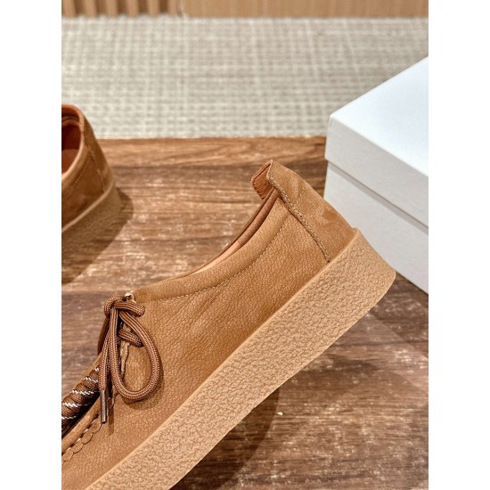 MM6 slippers