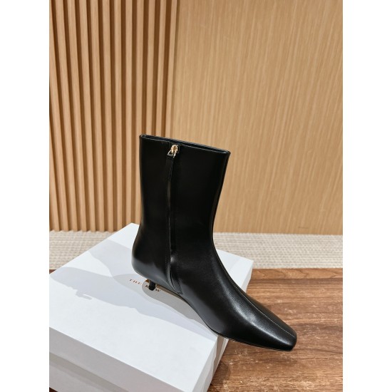 The row boots