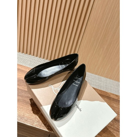 MM6 sandals