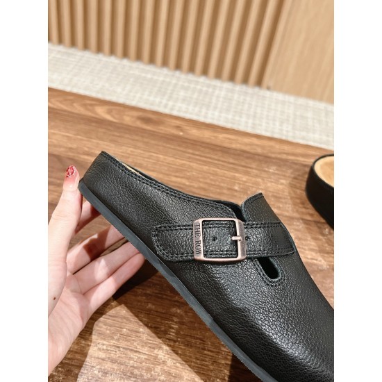 MM6 slippers