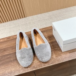 The row boots
