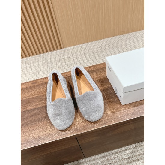 The row boots