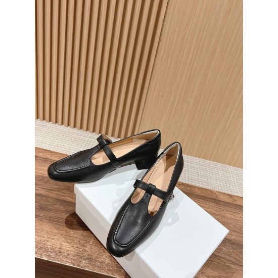 MM6 sandals