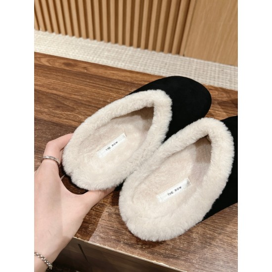 MM6 slippers