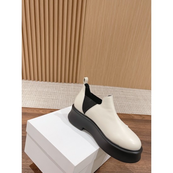 The row boots