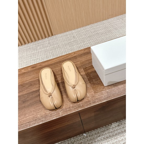 MM6 sneakers