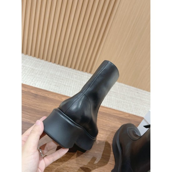 The row boots
