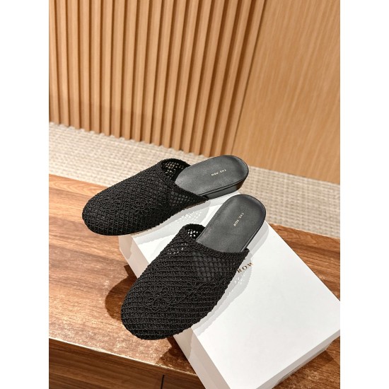 MM6 slippers