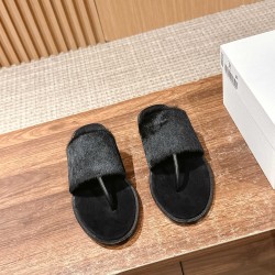 MM6 slippers