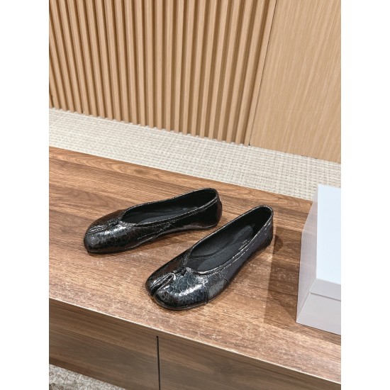 MM6 sneakers