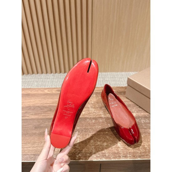 MM6 sandals