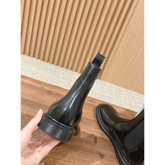 The row boots