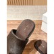 MM6 slippers
