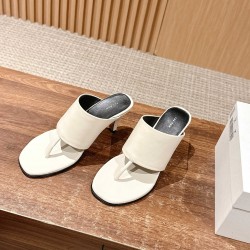 MM6 slippers