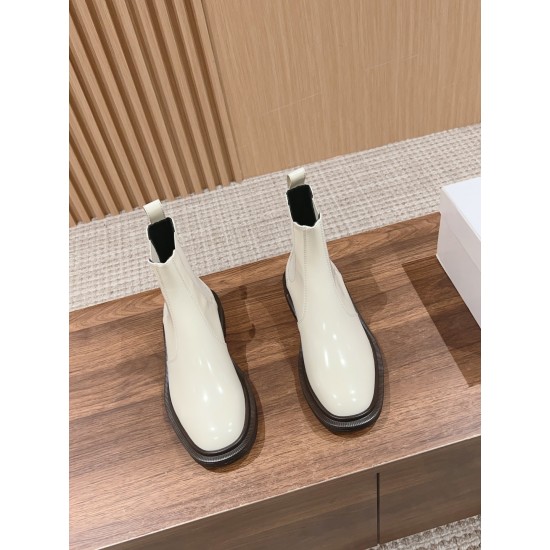 The row boots