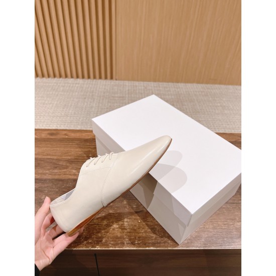 The row sandals