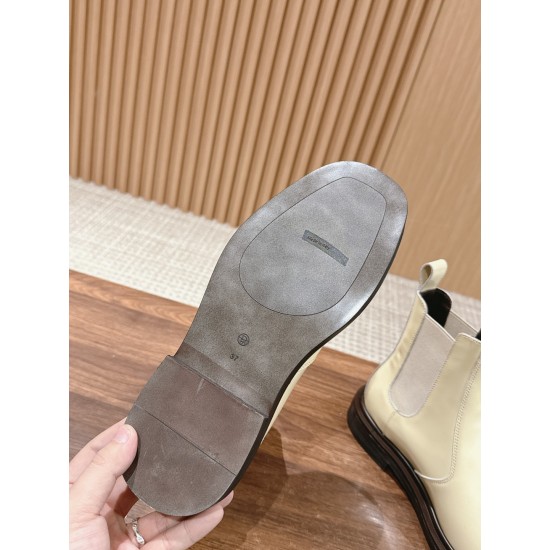 The row boots