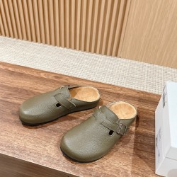 MM6 slippers