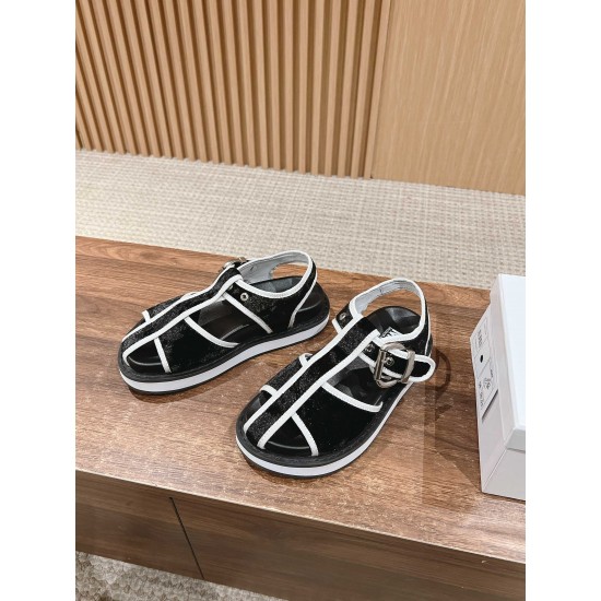 MM6 sandals