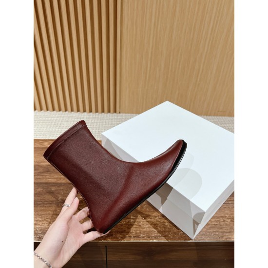 The row boots
